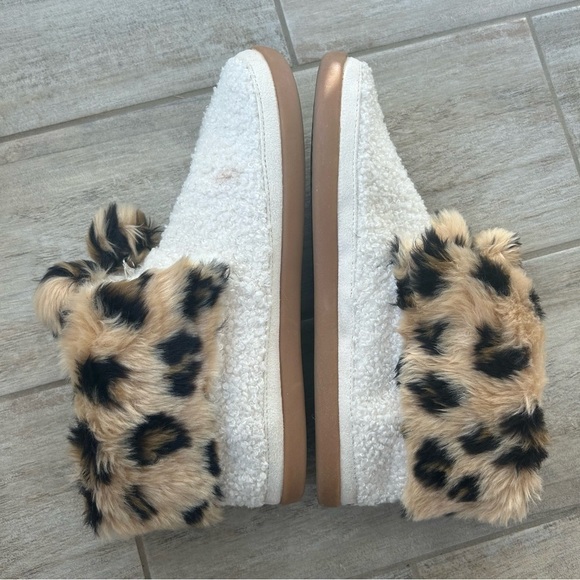 Toms Celeste Cheetah Shearling Booties Slippers Cozy Indoor Outdoor Size… - Picture 6 of 13